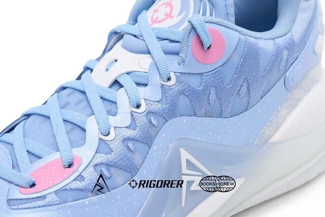 Austin Reaves Rigorer AR2 Snowman Lakers guard Austin Reaves' Rigorer AR2 shoes in the 'Snowman' colorway