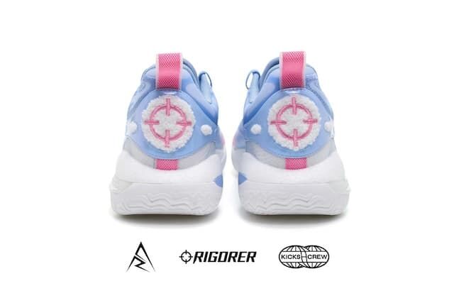 Austin Reaves Rigorer AR2 Snowman Lakers guard Austin Reaves' Rigorer AR2 shoes in the 'Snowman' colorway