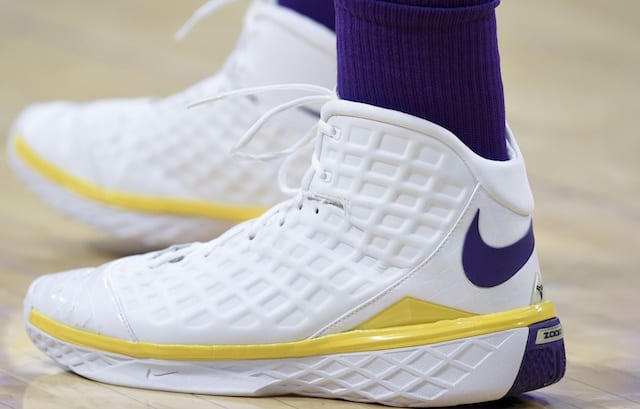 Kyle Kuzma, Kobe III shoes